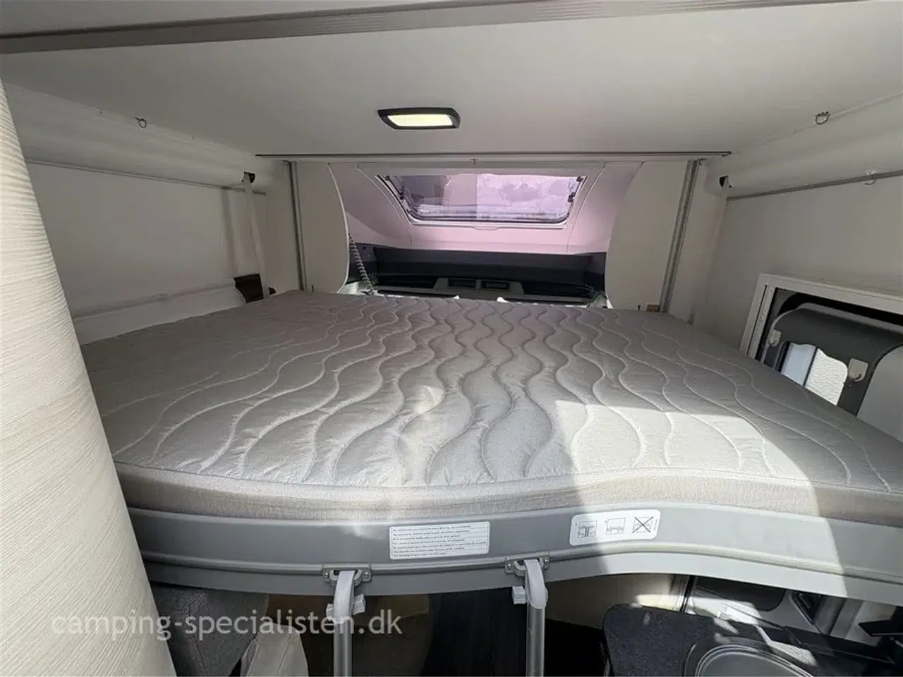 Billede 7 - 2023 - Chausson Titanium 627 GA Premium   Chausson Titanium 627 GA Premium 2023 - Se den nu hos Camping-Specialisten.dk