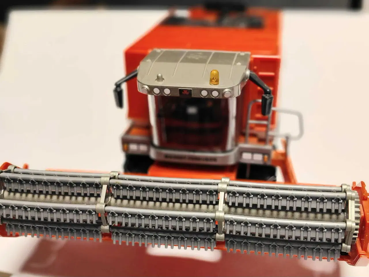 Billede 3 - Siku Mejetærsker MF Cerea 7278