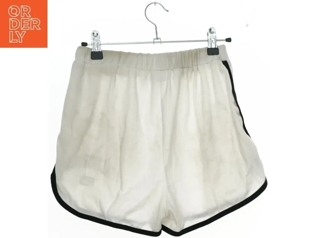 Billede 2 - Hvide shorts med sort kant fra SHEIN  (str. 170)