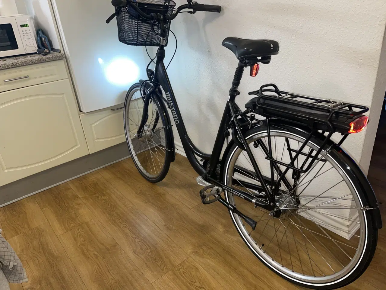 Billede 3 -  flot Mustang dame elcykel 28"  7 gear.