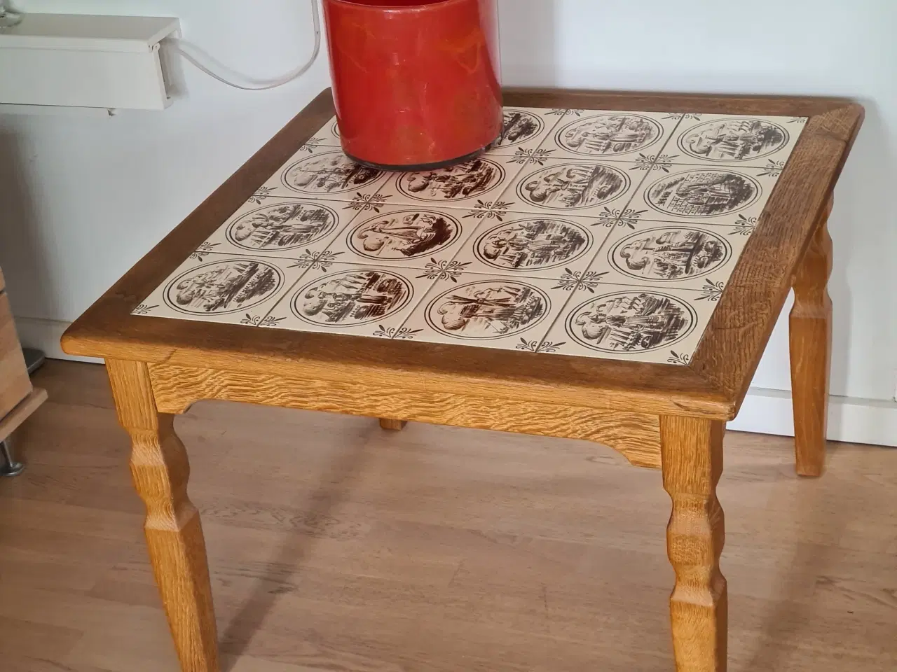 Billede 1 - Kakkelbord i eg