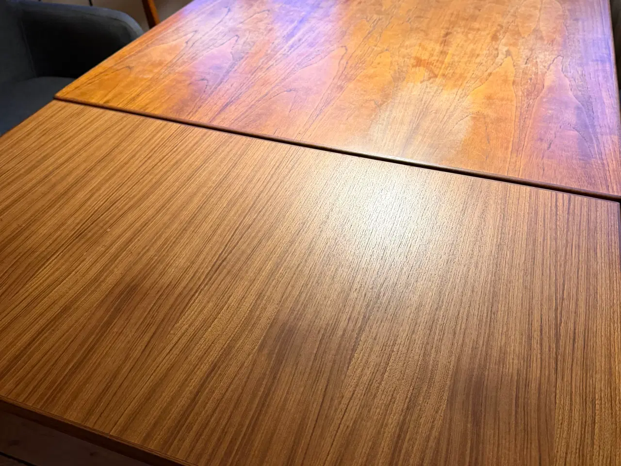 Billede 2 - Spisebord med 4 stole