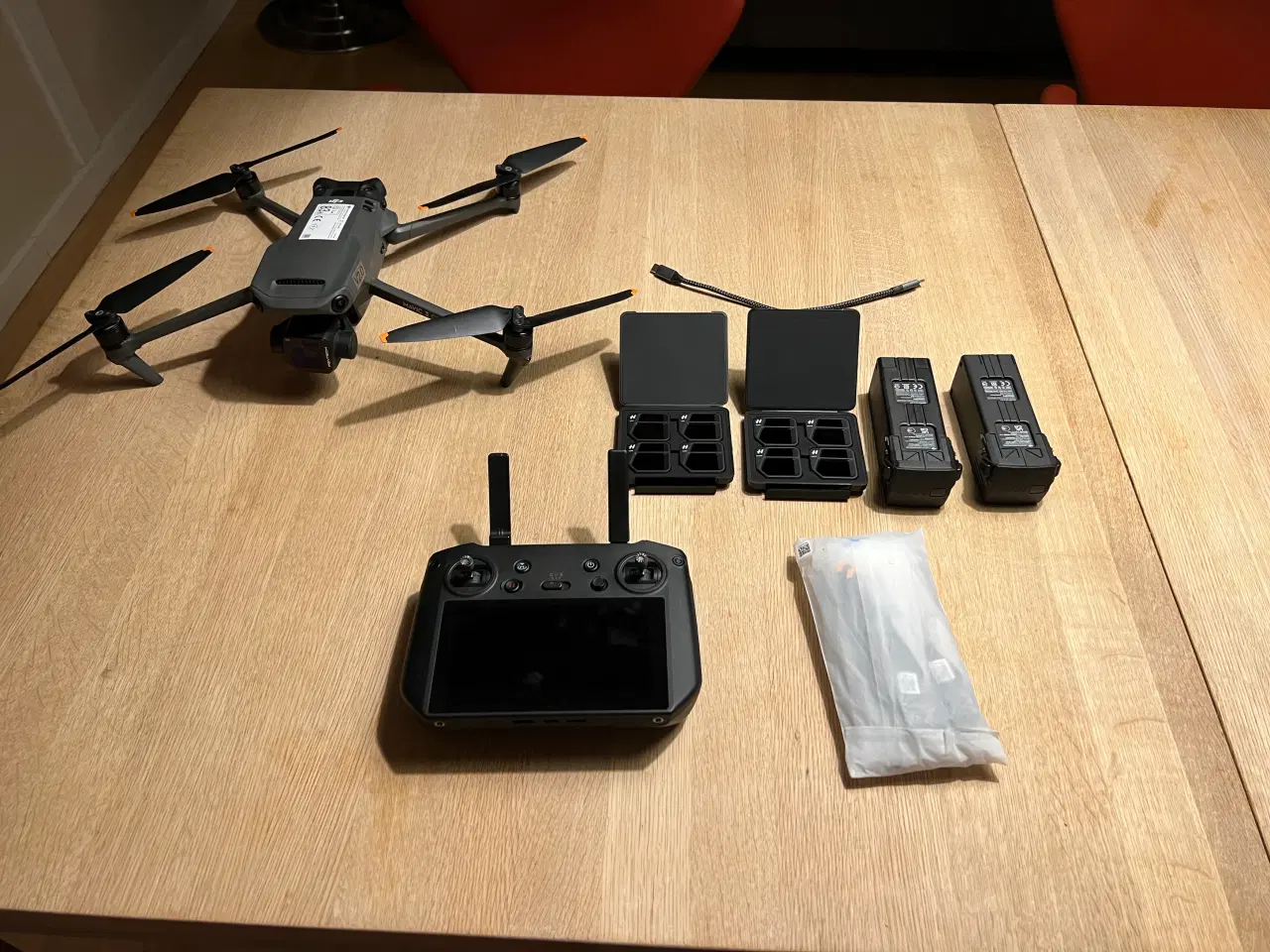 Billede 2 - DJI Mavic 3 cine Combo + 3 batterier + DJI RC Pro