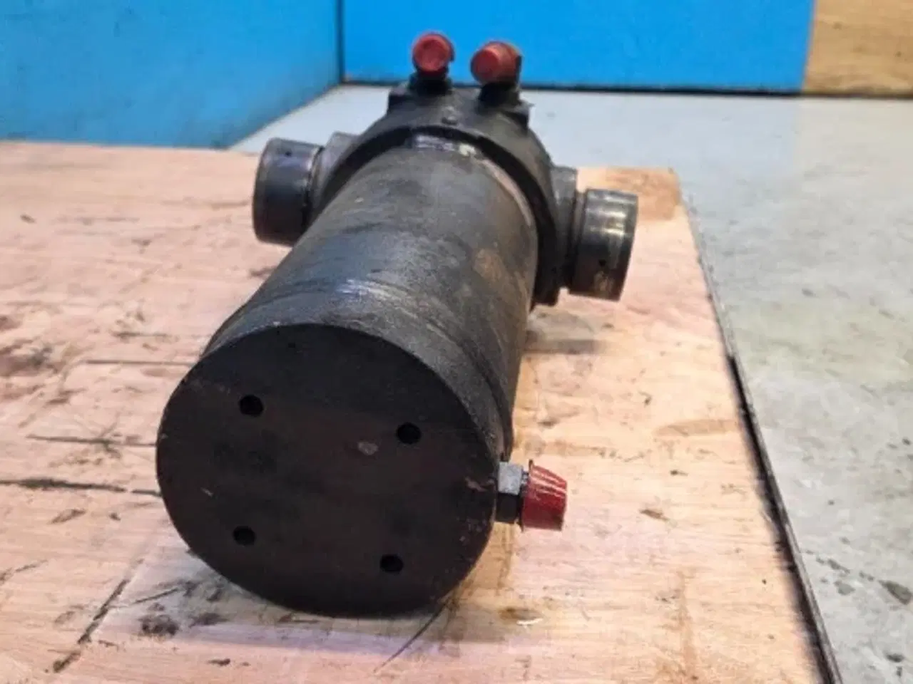 Billede 4 - New Holland LB110 Cylinder 85800365