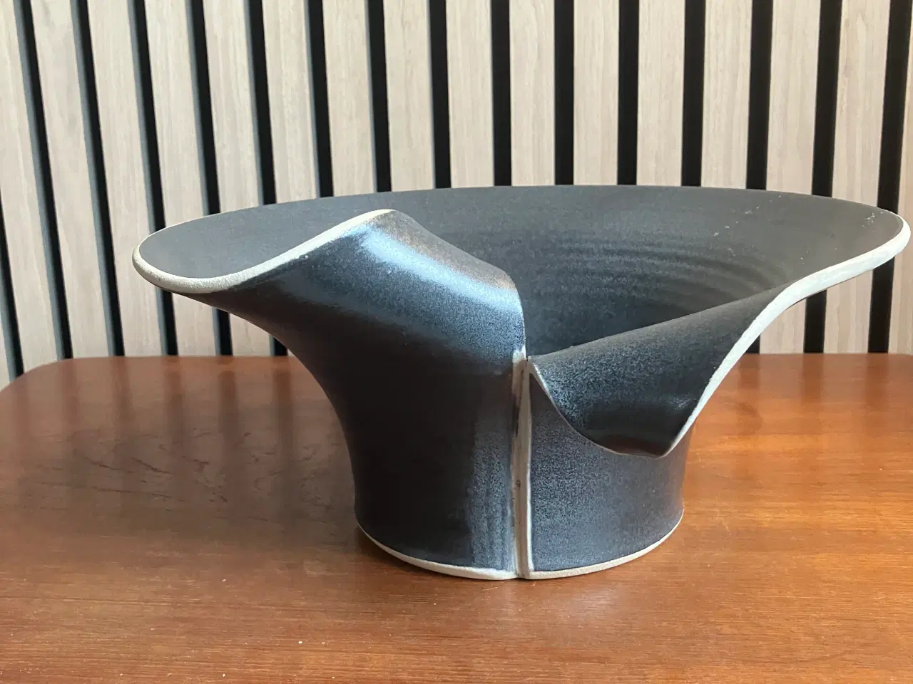 Billede 2 - Stor Würtz keramik skål i grå nuance