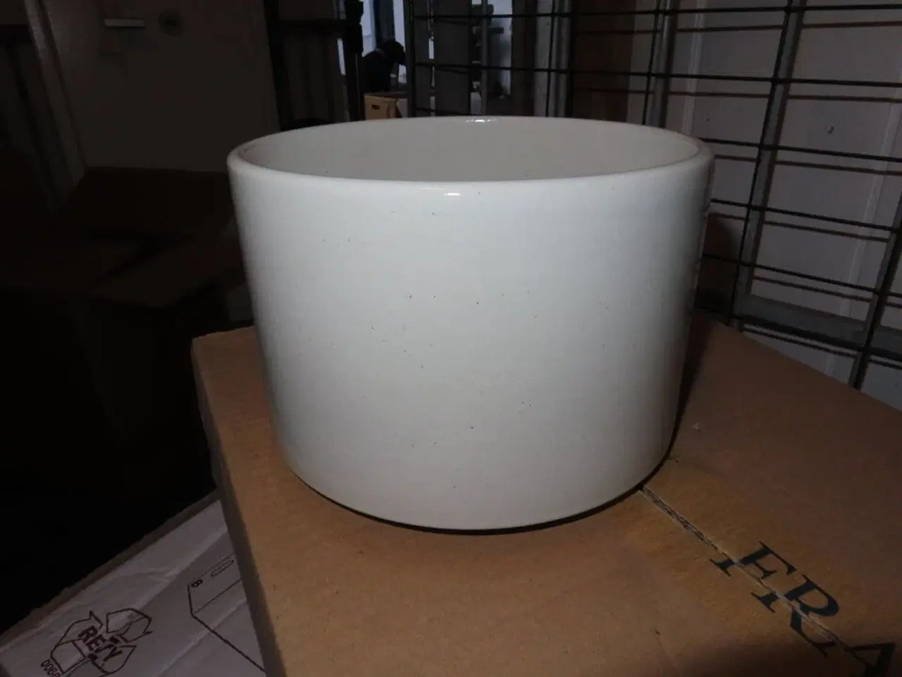 Billede 1 - 1 stk. krukke, stentøj 18x12 cm, creamhvide