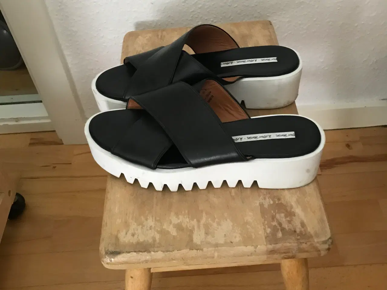 Billede 1 - Sandaler 