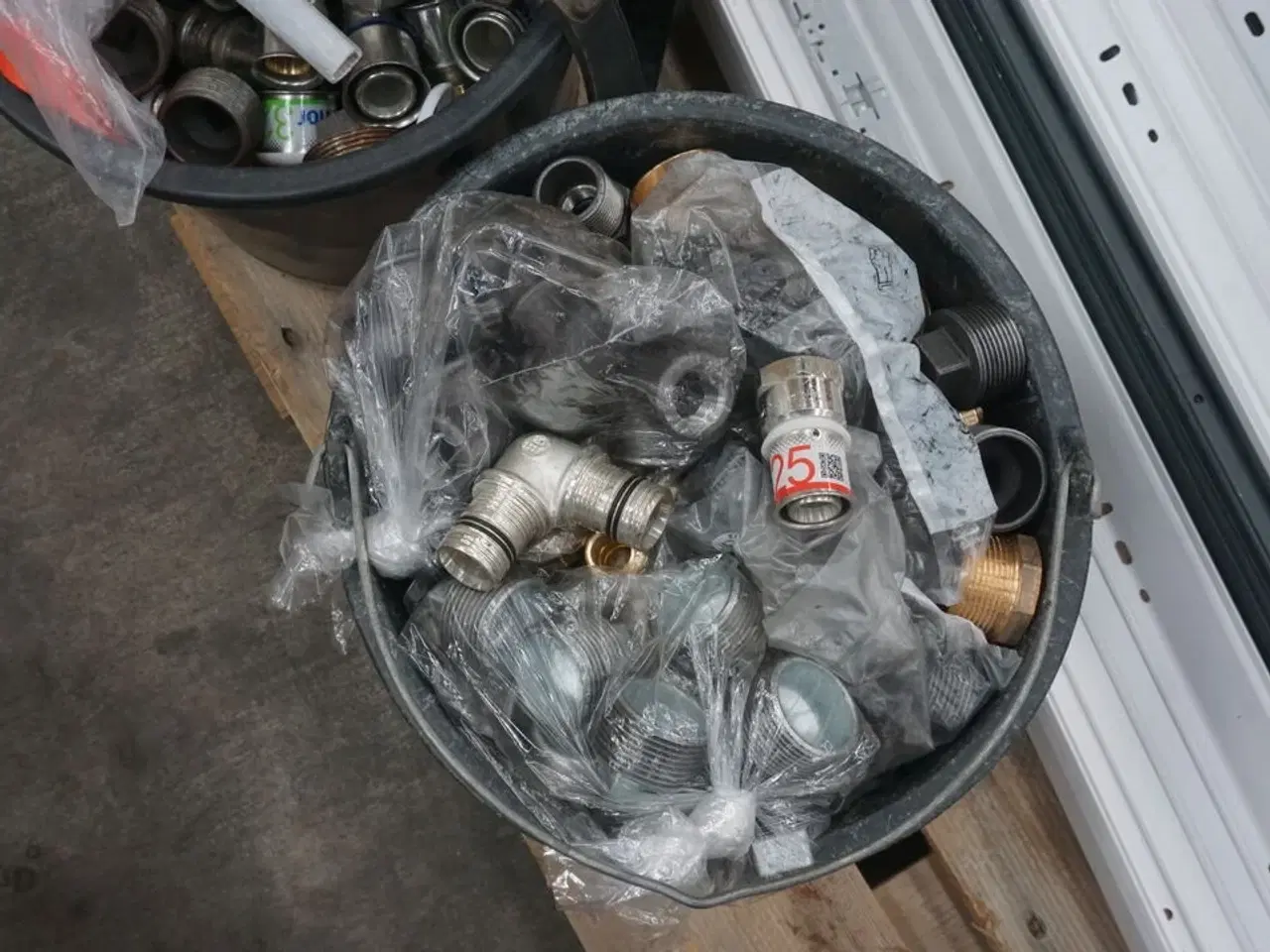 Billede 5 - 2 spande fittings