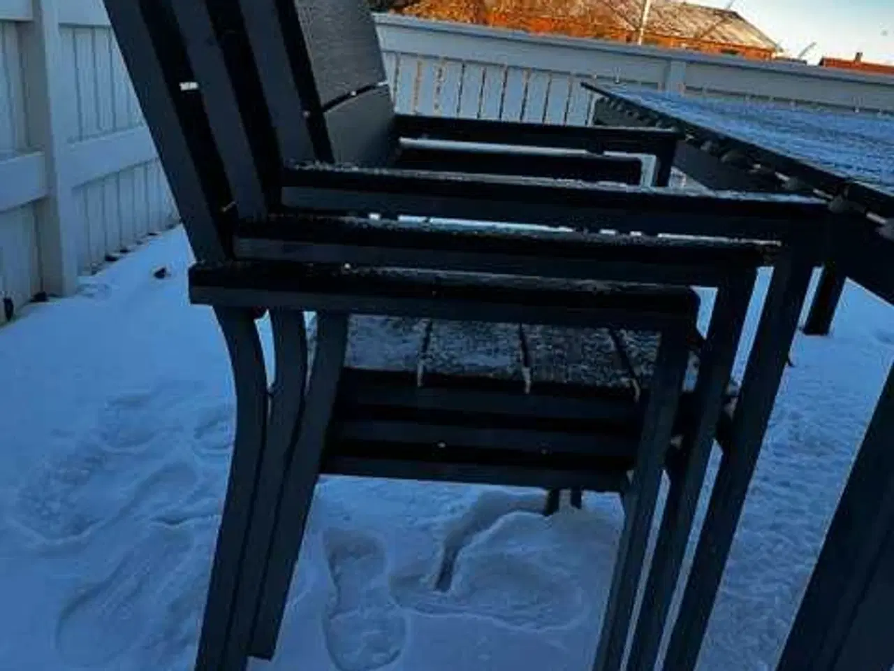 Billede 2 - Sort havebord + 6 stole 