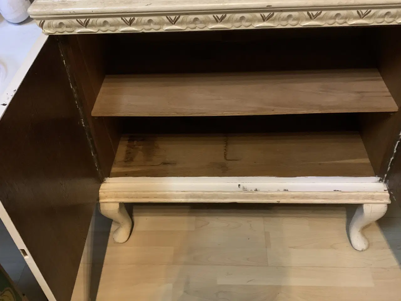 Billede 2 - Gammelt skab i fyrretræ