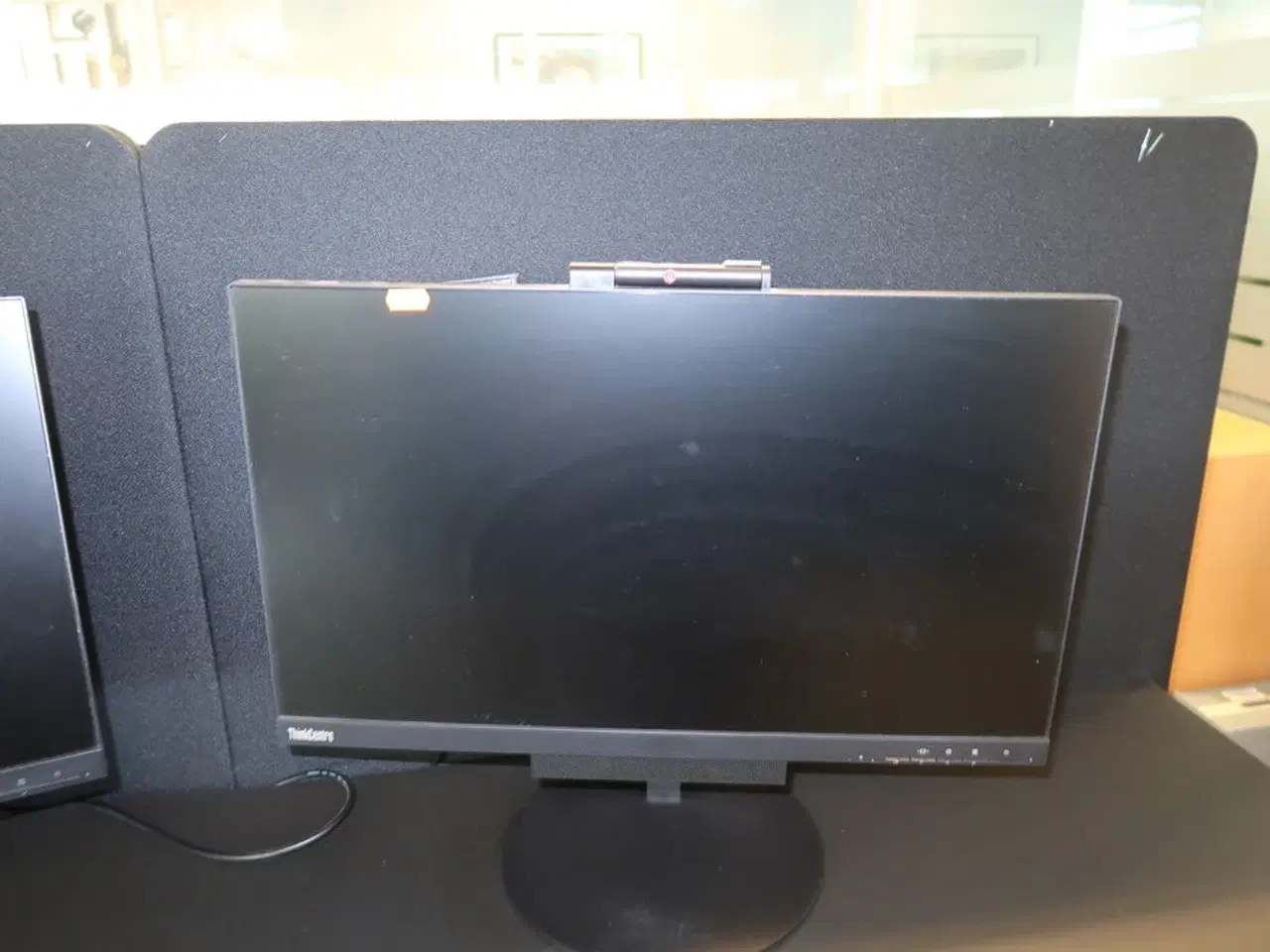 Billede 2 - 2 stk. computerskærme LENOVO ThinkCentre TIO24Gen3, ThinkVision T24i-10