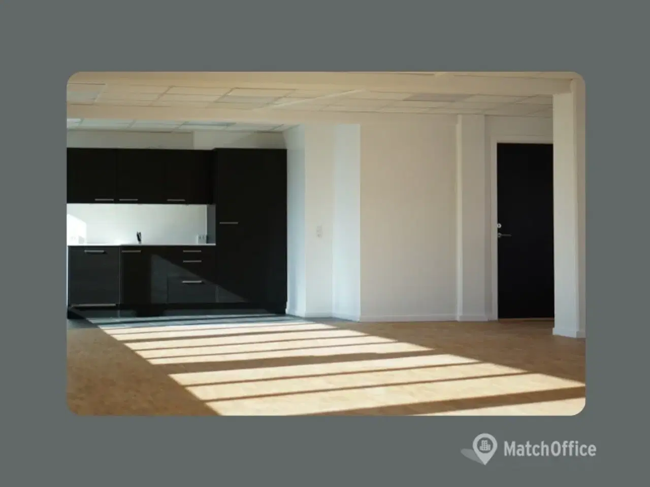 Billede 4 - Et lejemål med åbne rum der oser af skråsikker attitude og selvsikkerhed