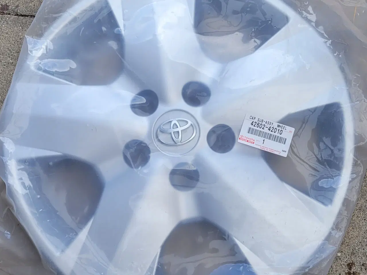 Billede 1 - Hjulkapsler, originale, sprit nye til Toyota Rav4