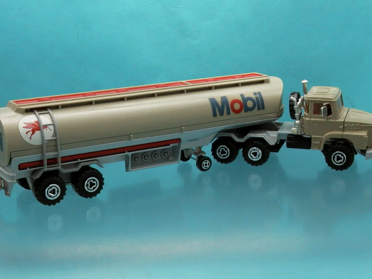 Billede 2 - Majorette Mobil tankbil