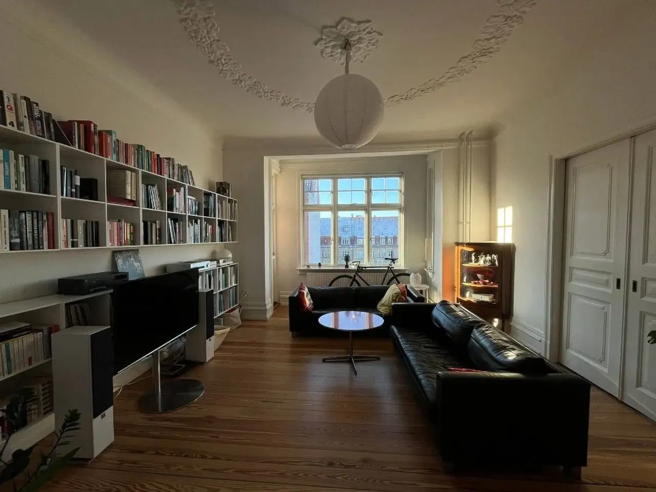 Billede 1 - Klassisk lædersofa (to-personers) - 2 stk