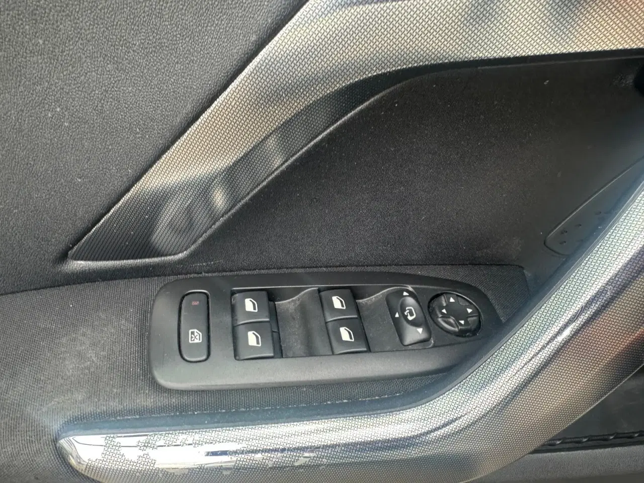 Billede 23 - Peugeot 2008 1,2 e-THP 110 Selection Sky