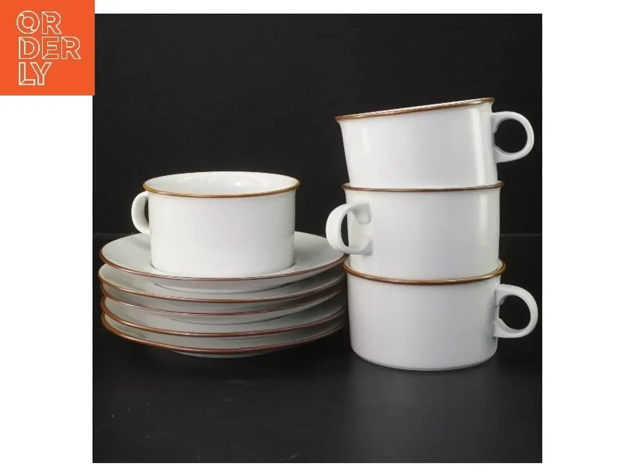 Billede 1 - Domino porcelæns te/kaffekopper med underkopper fra Royal Copenhagen, Domino (str. 5 styk underkopper (ø 16) 4 styk kopper (ø 10) cm)