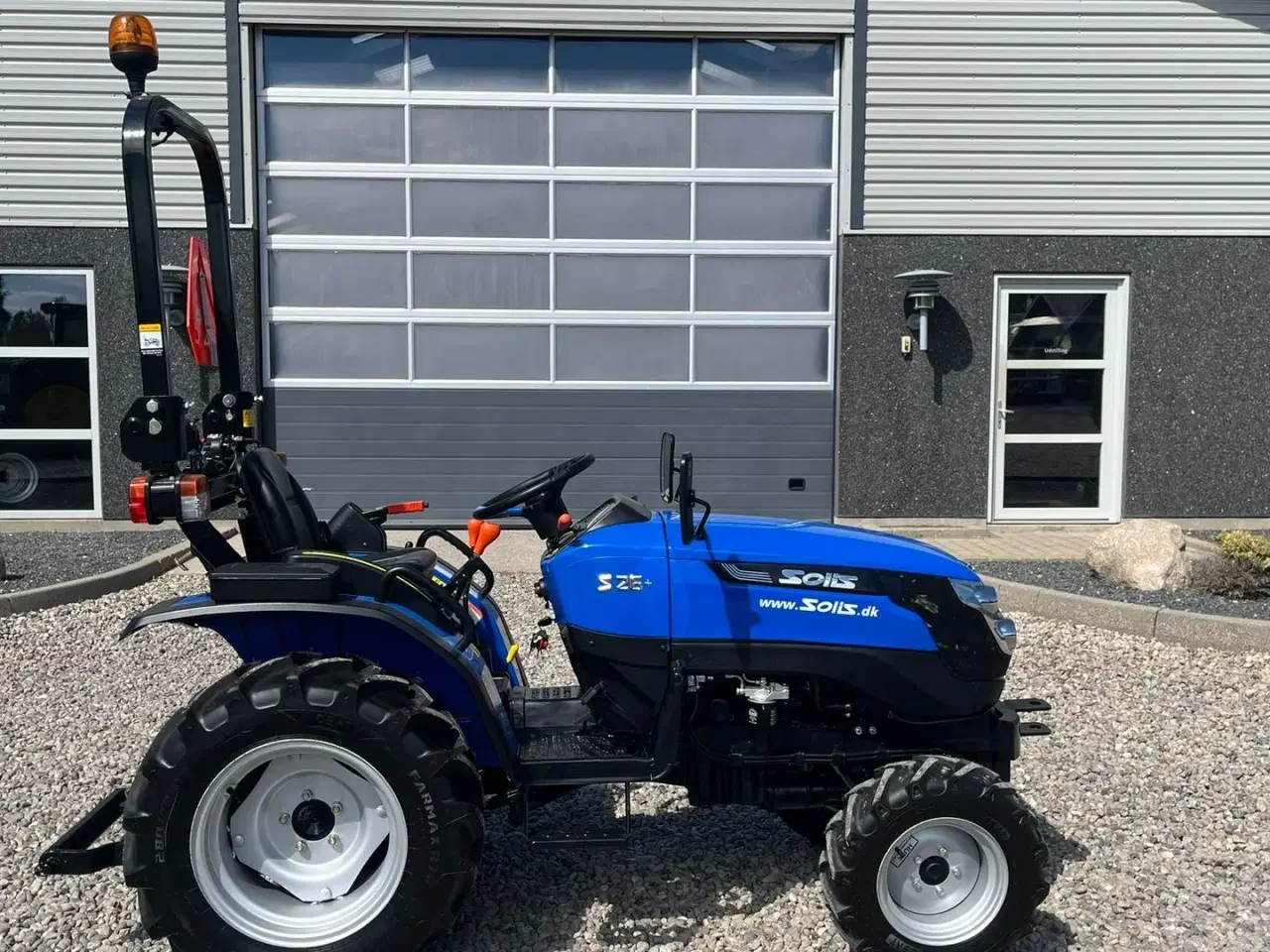 Billede 12 - Solis S26 6+2 Gearmaskine med Servostyring og brede traktorhjul