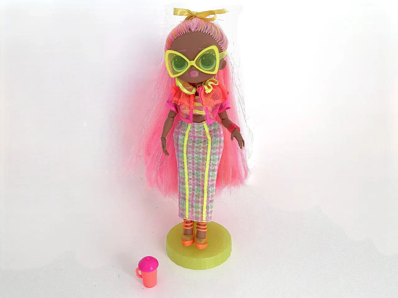 Billede 1 - L.O.L. Surprice Dukke inkl.tøj, sko, solbrillerog