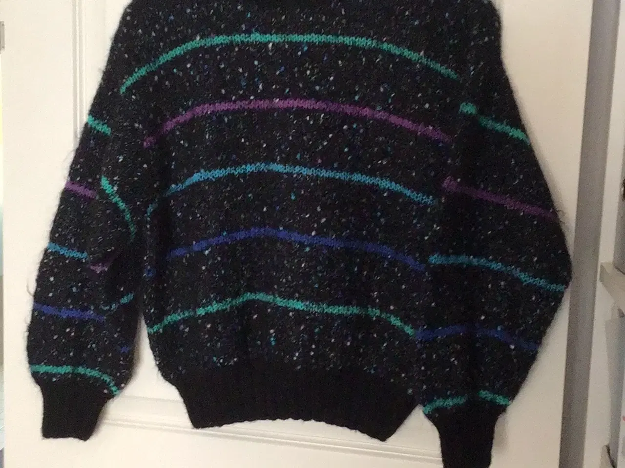 Billede 1 - Hånd strikket sweater 8/10 år