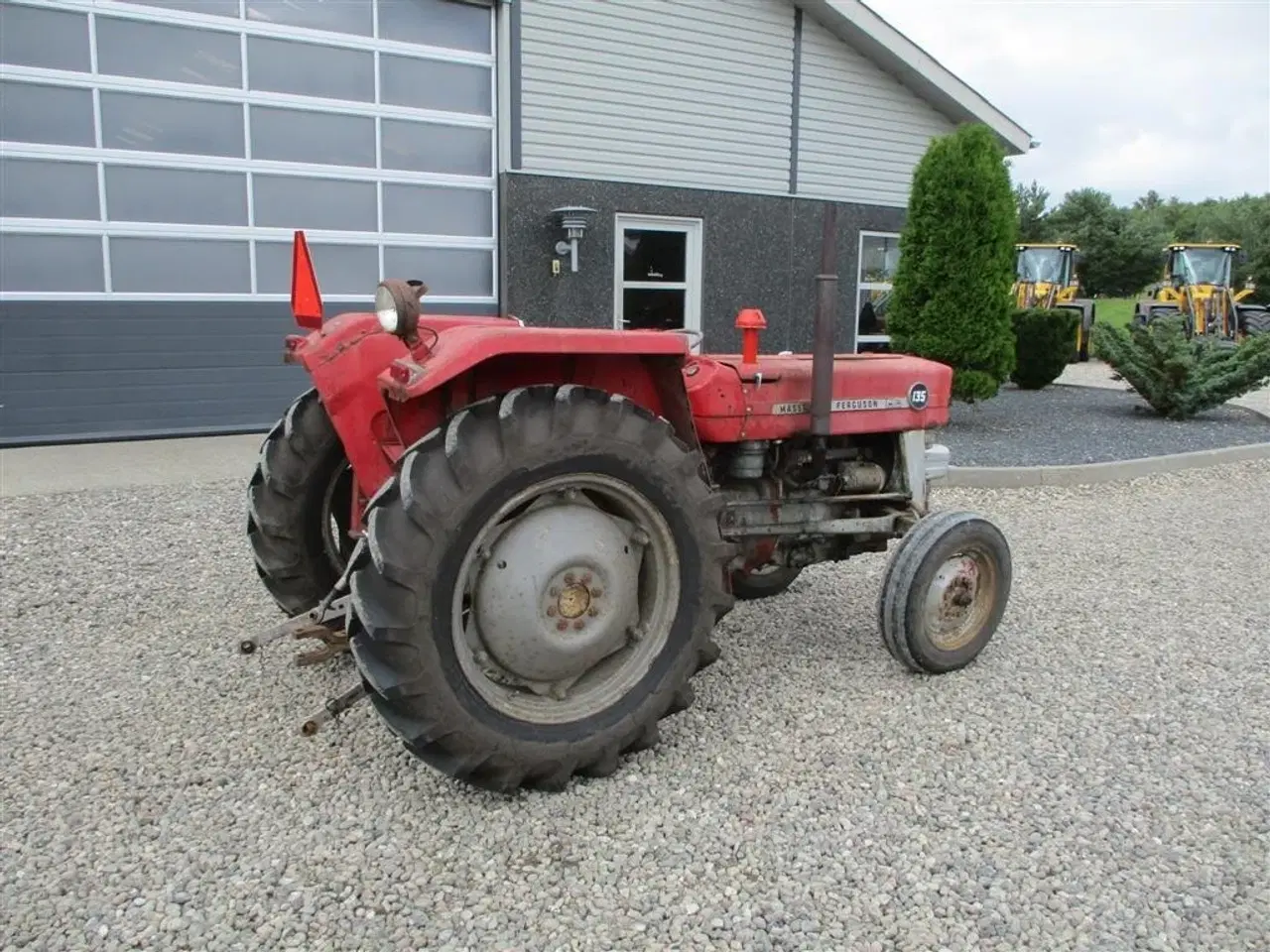 Billede 13 - Massey Ferguson 135 Sjælden Benzin MF135. Den starter og går godt