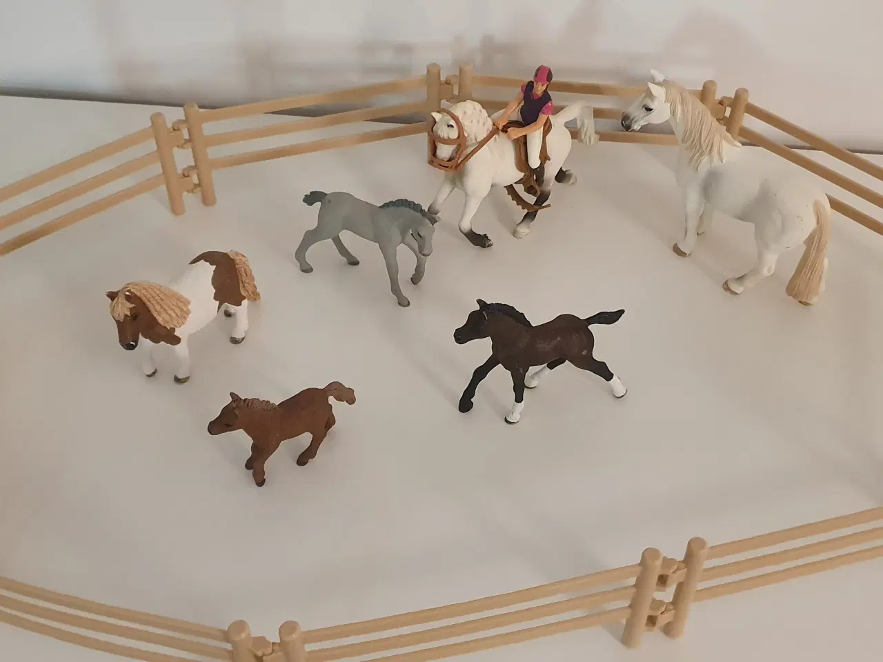 Billede 5 - Schleich hestehegn, 6 heste, 1 rytter.