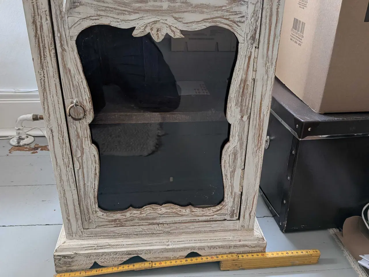 Billede 3 - Fint lille vægskab med 2 hylder