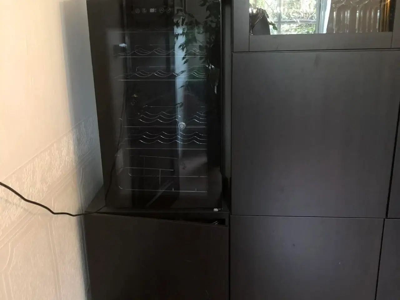 Billede 1 - Vinkøleskab med plads til 24 vine plus indsats