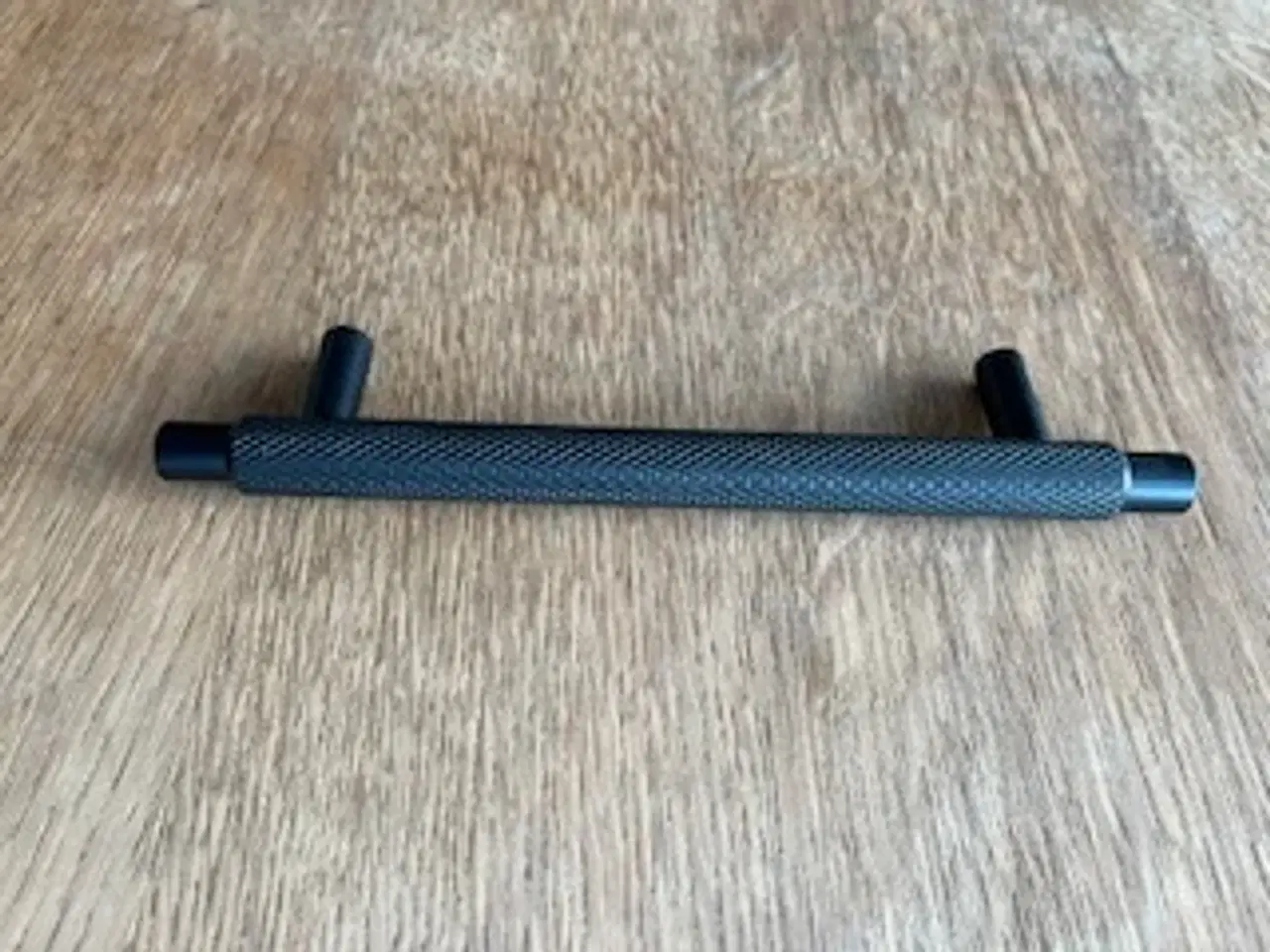 Billede 1 - Manor greb i mat sort (Længde: 182mm (C/C:128mm))