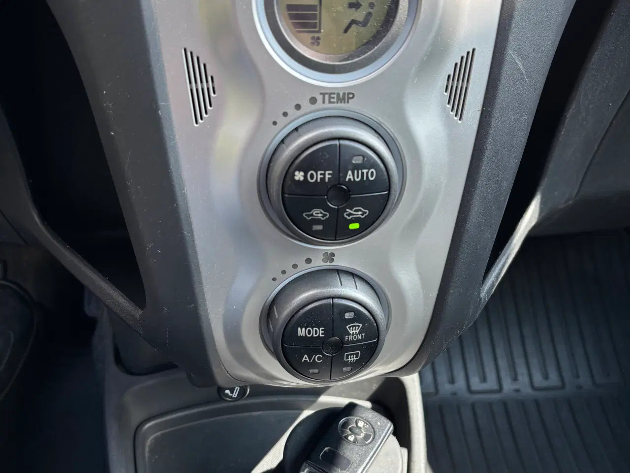Billede 11 -  TOYOTA YARIS 1.3 VVT-I / NØGLEFRI