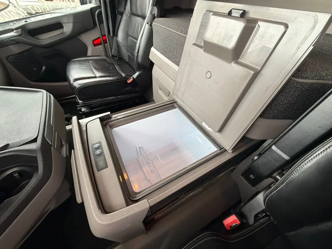 Billede 11 - Scania R560 6X2, Trækker