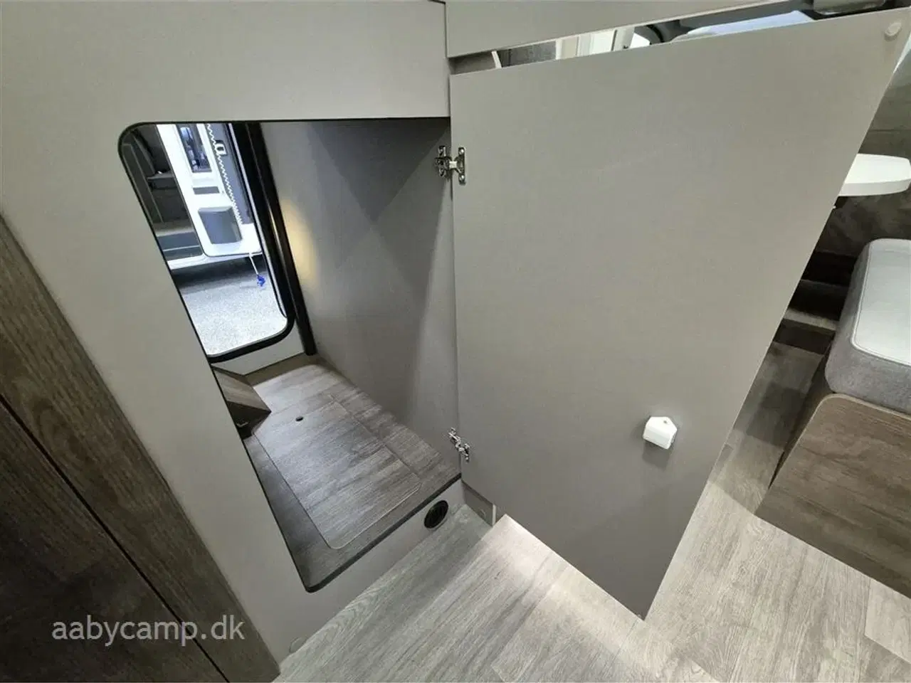 Billede 17 - 2026 - Benimar Tessoro 481 Under 6 mtr