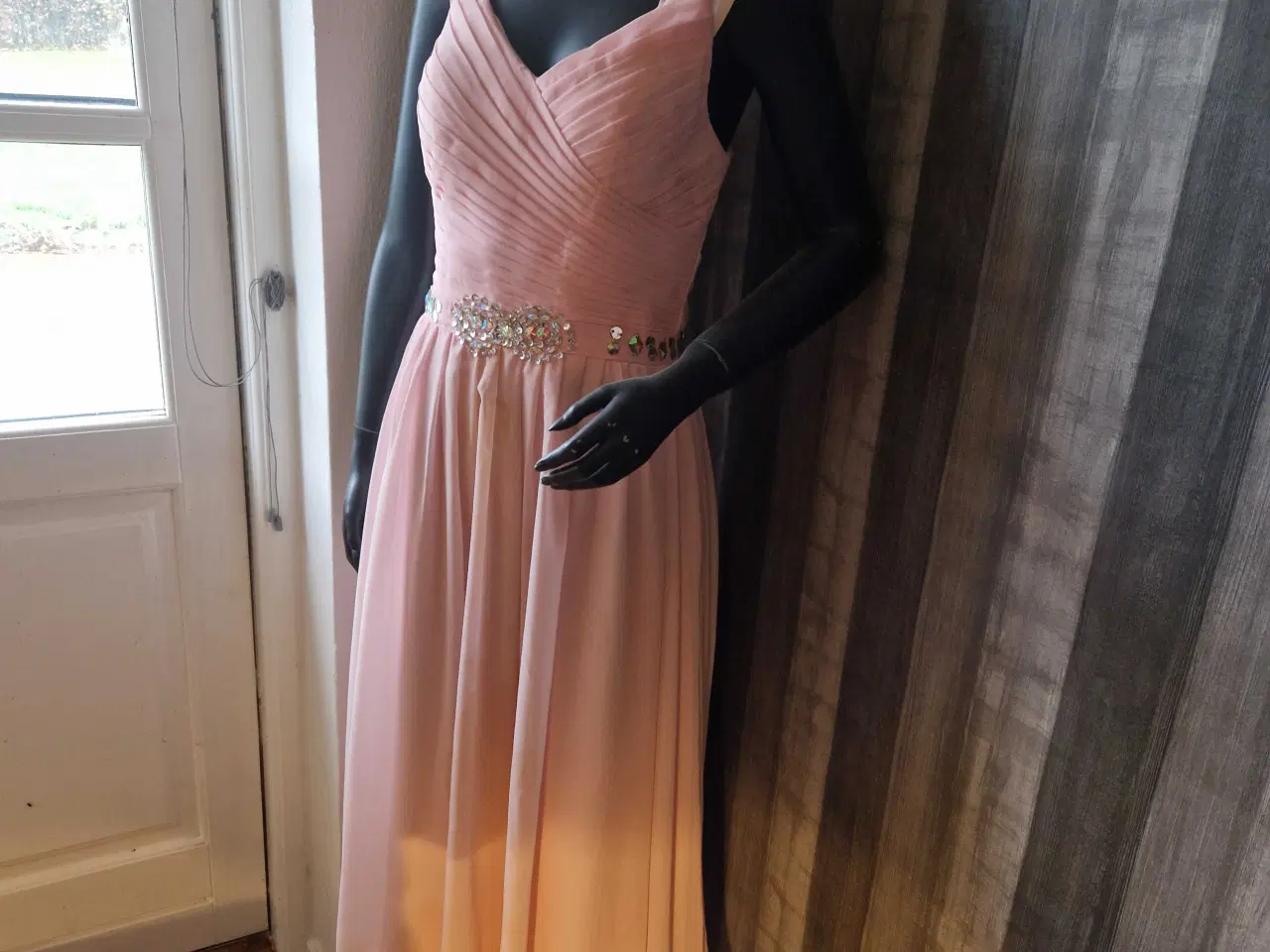 Billede 5 - Tøj Giner