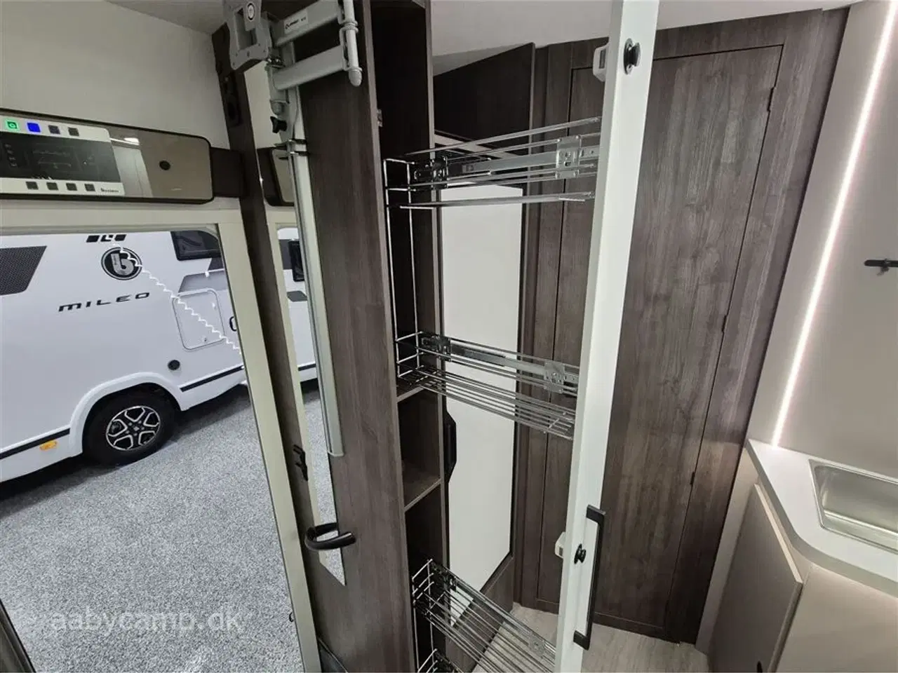 Billede 12 - 2026 - Benimar Tessoro 488 Top udstyret Benimar