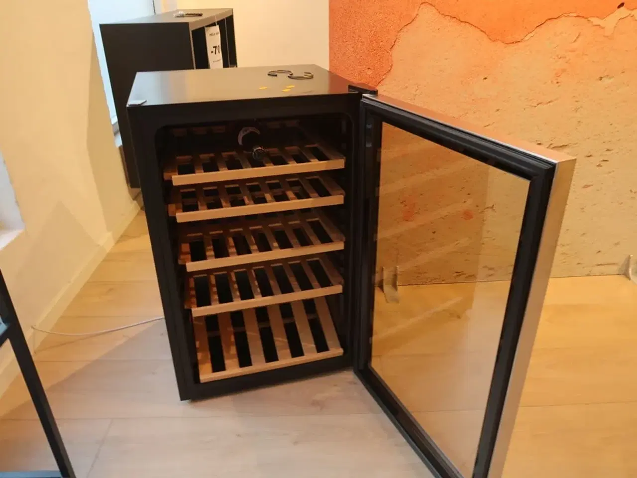 Billede 2 - Vinkøleskab CAVIN WB50S