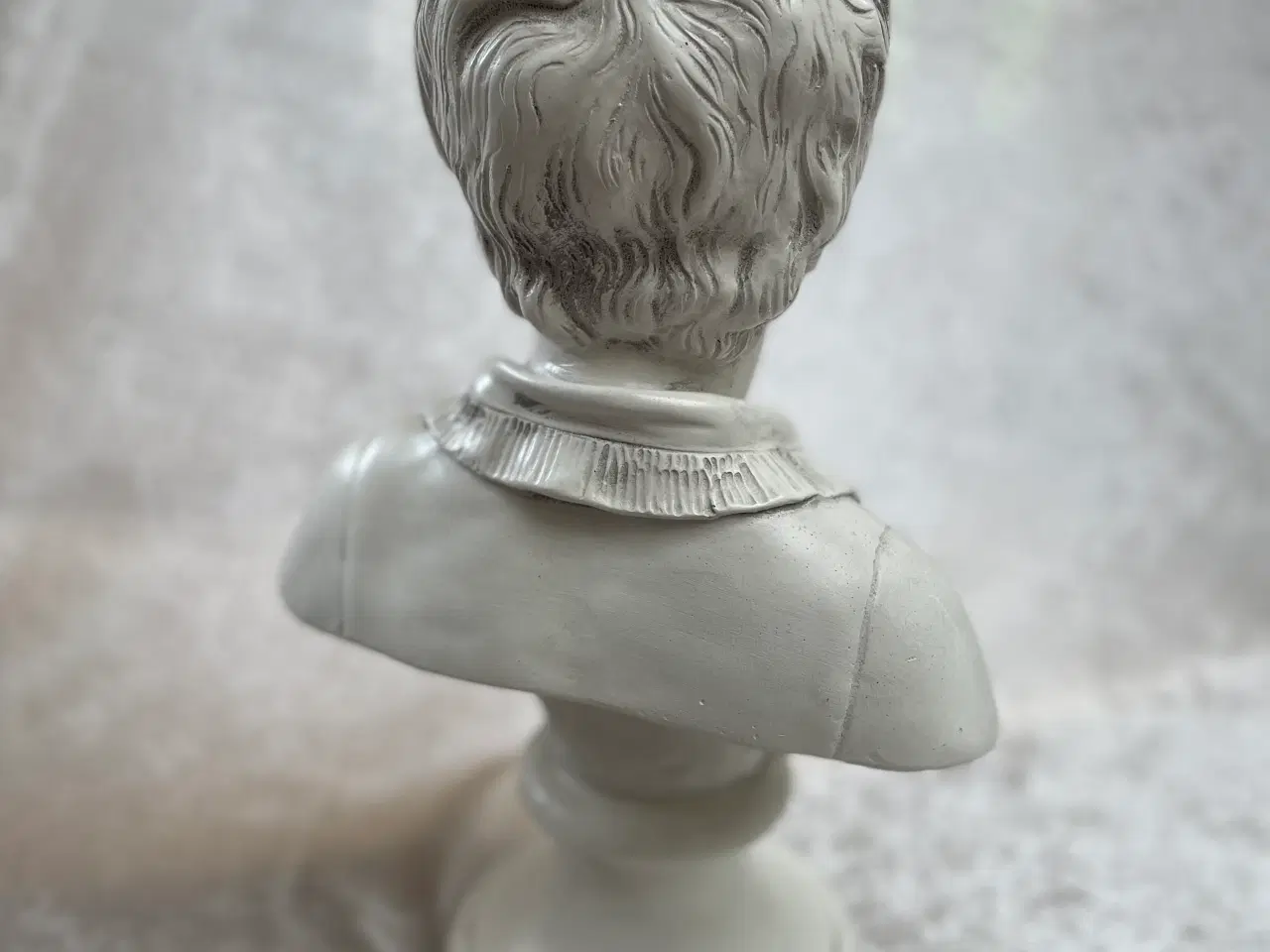 Billede 4 - Buste gipsfigur dreng