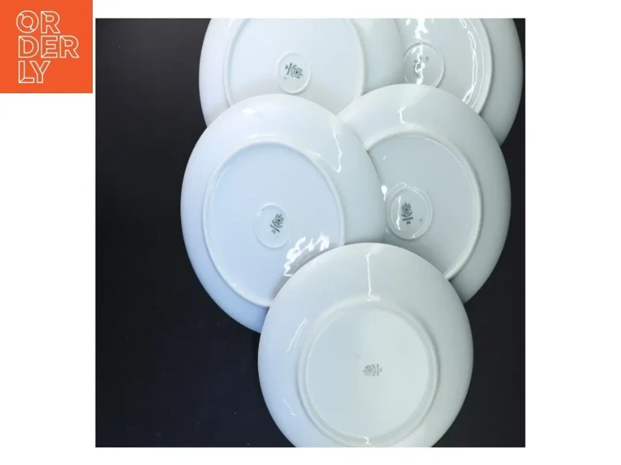 Billede 3 - Sæt af 5 porcelænstallerkener med bladmønster fra B&G (str. Ø 24 cm)