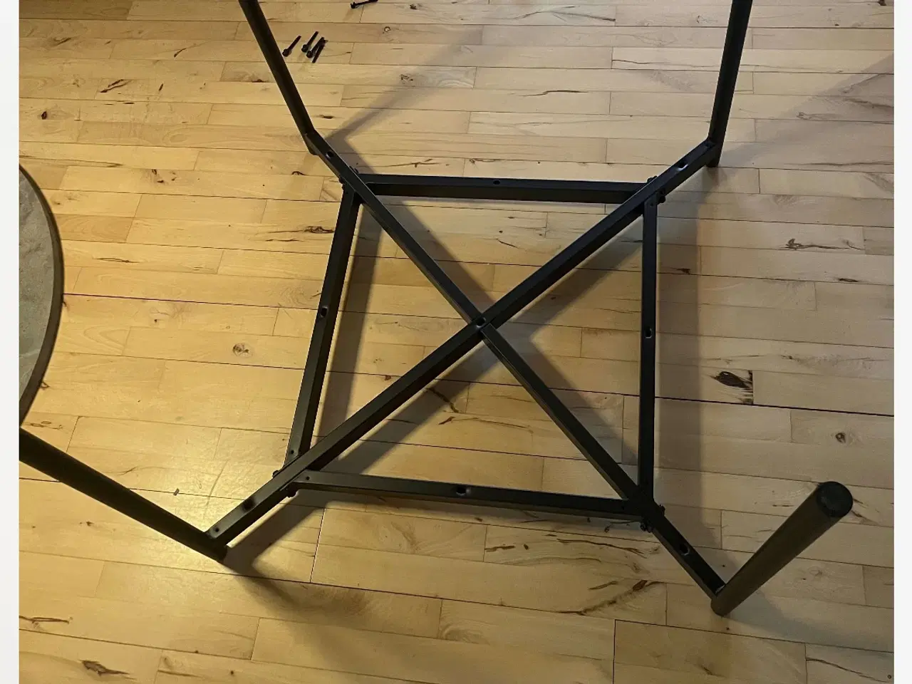 Billede 4 - Fedt rundt spisebord