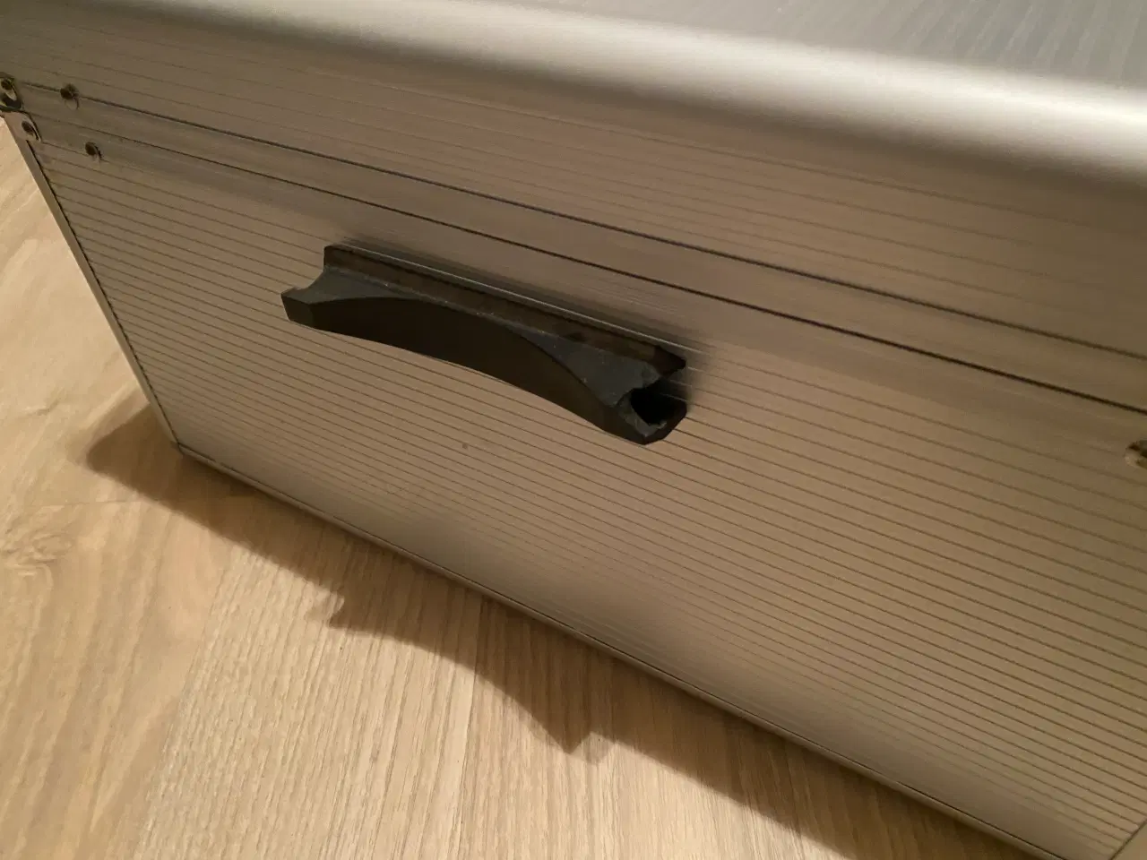 Billede 7 - Alu kuffert til opbevaring af CD´er