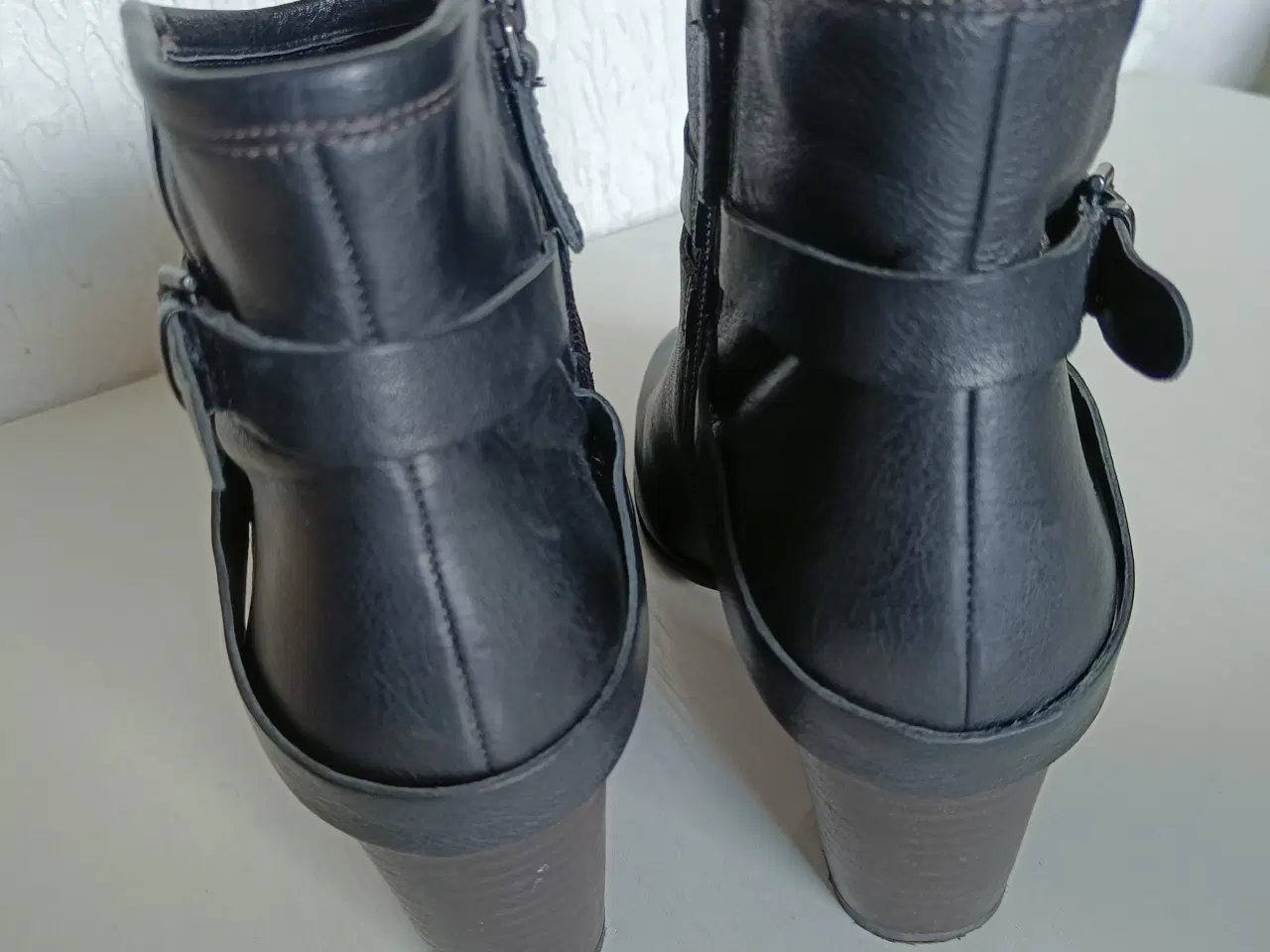 Billede 6 - Ecco sort læder sko 39str 