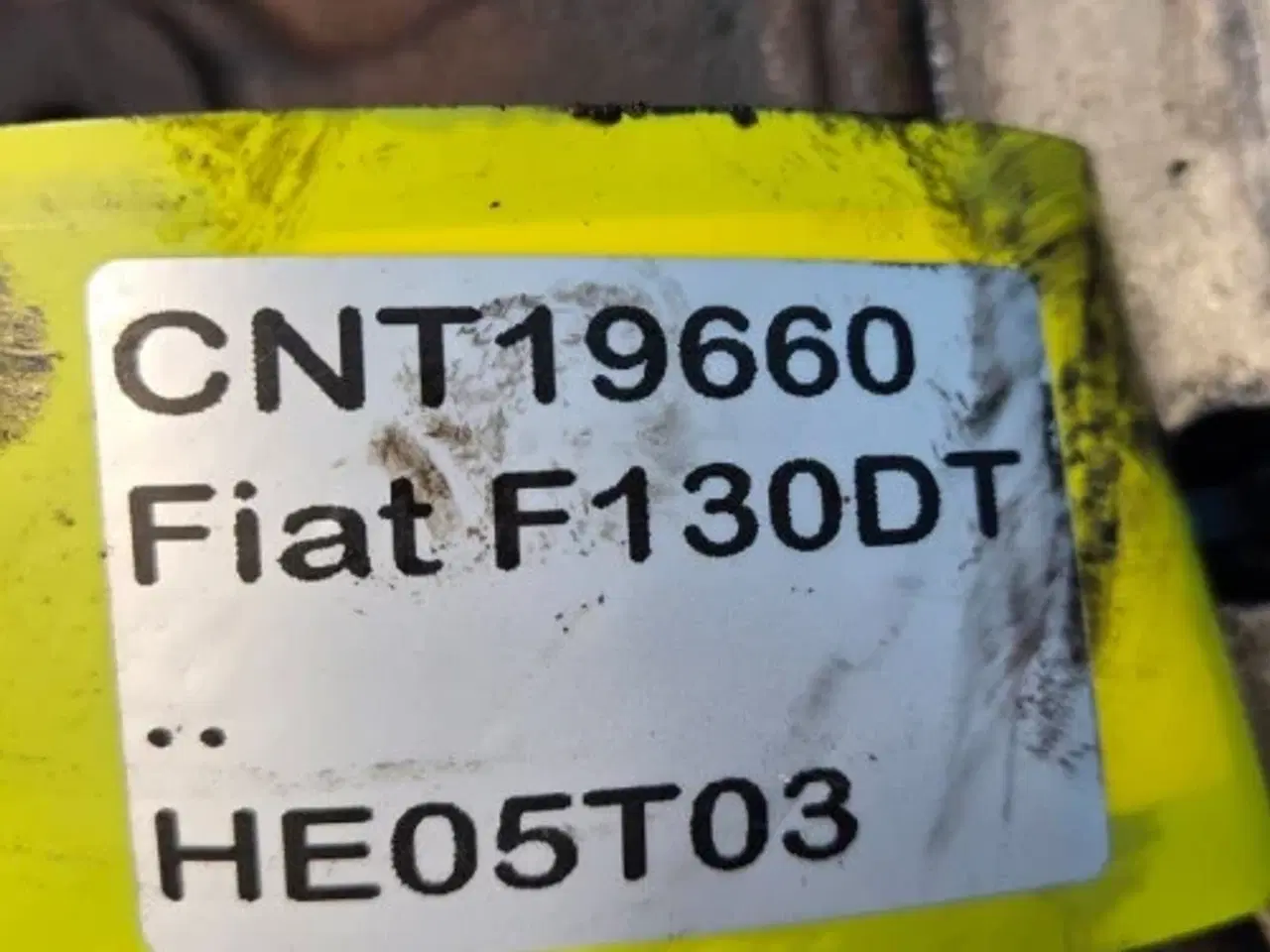 Billede 12 - Fiat F130DT Afstandsstykke L. 5152348