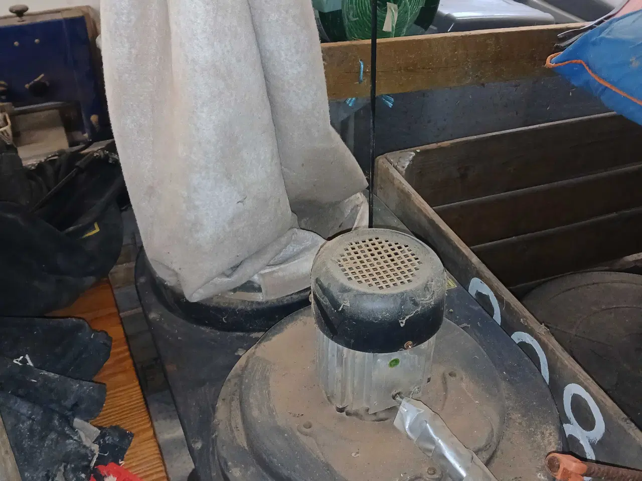 Billede 2 - Knivmager og drejeværksted