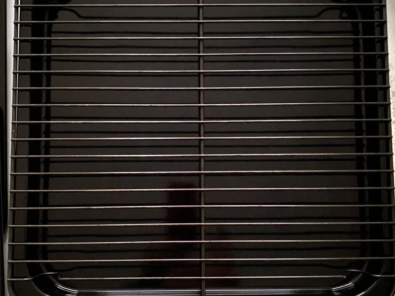 Billede 2 - 2 bageplader og en bradepande med rist til Voss