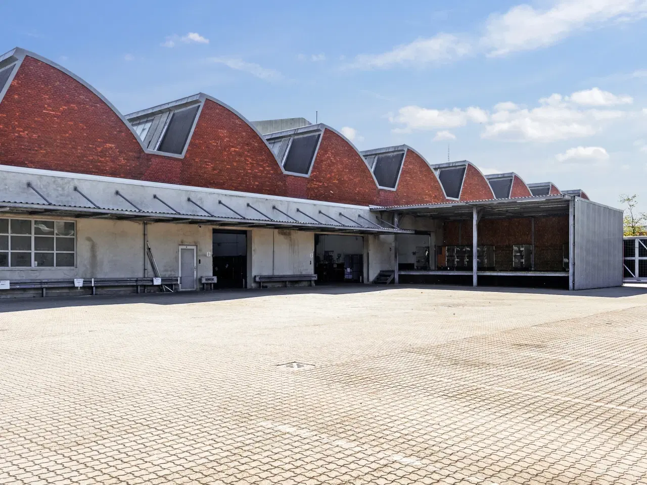 Billede 2 - Lager-og kontorlokaler med indhegnet gårdareal