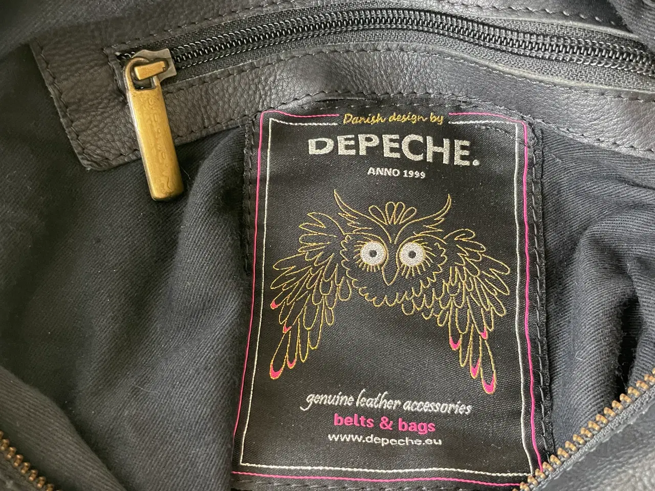 Billede 3 - Depeche skuldertaske i sort læder