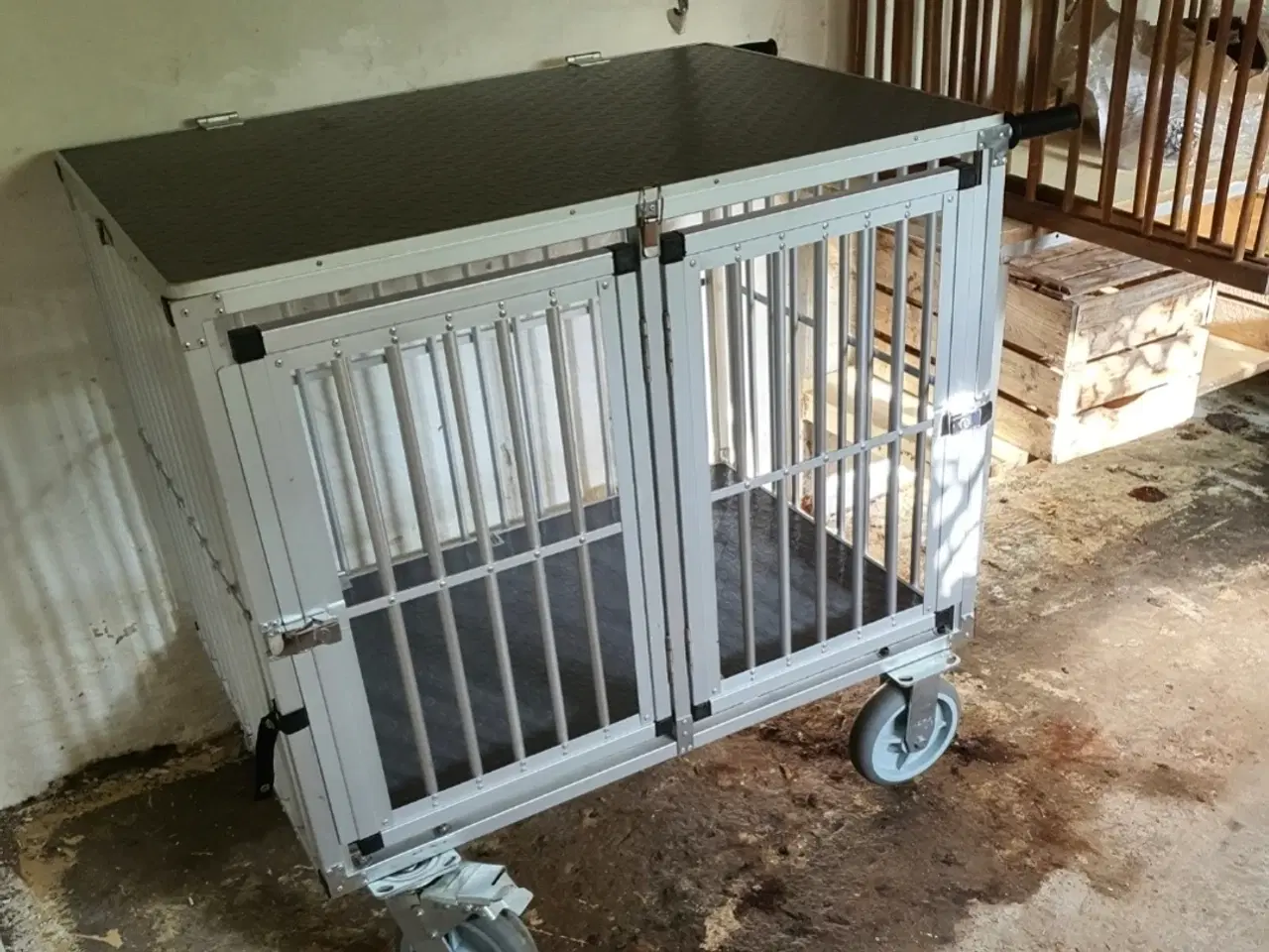 Billede 1 - Bur på hjul