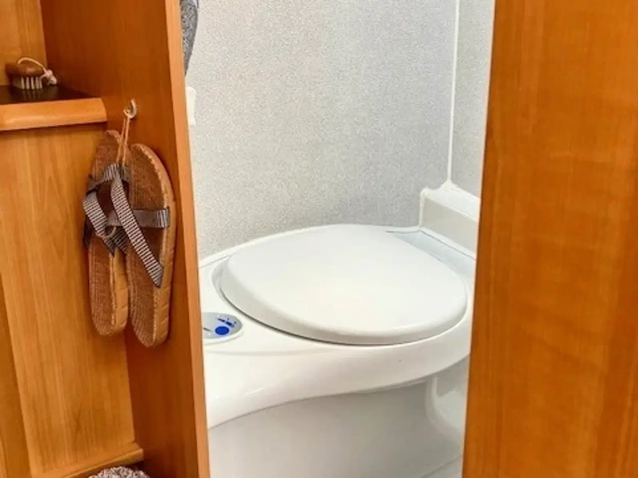 Billede 16 - LMC 520 Hotelsuite på hjul med lufttelt