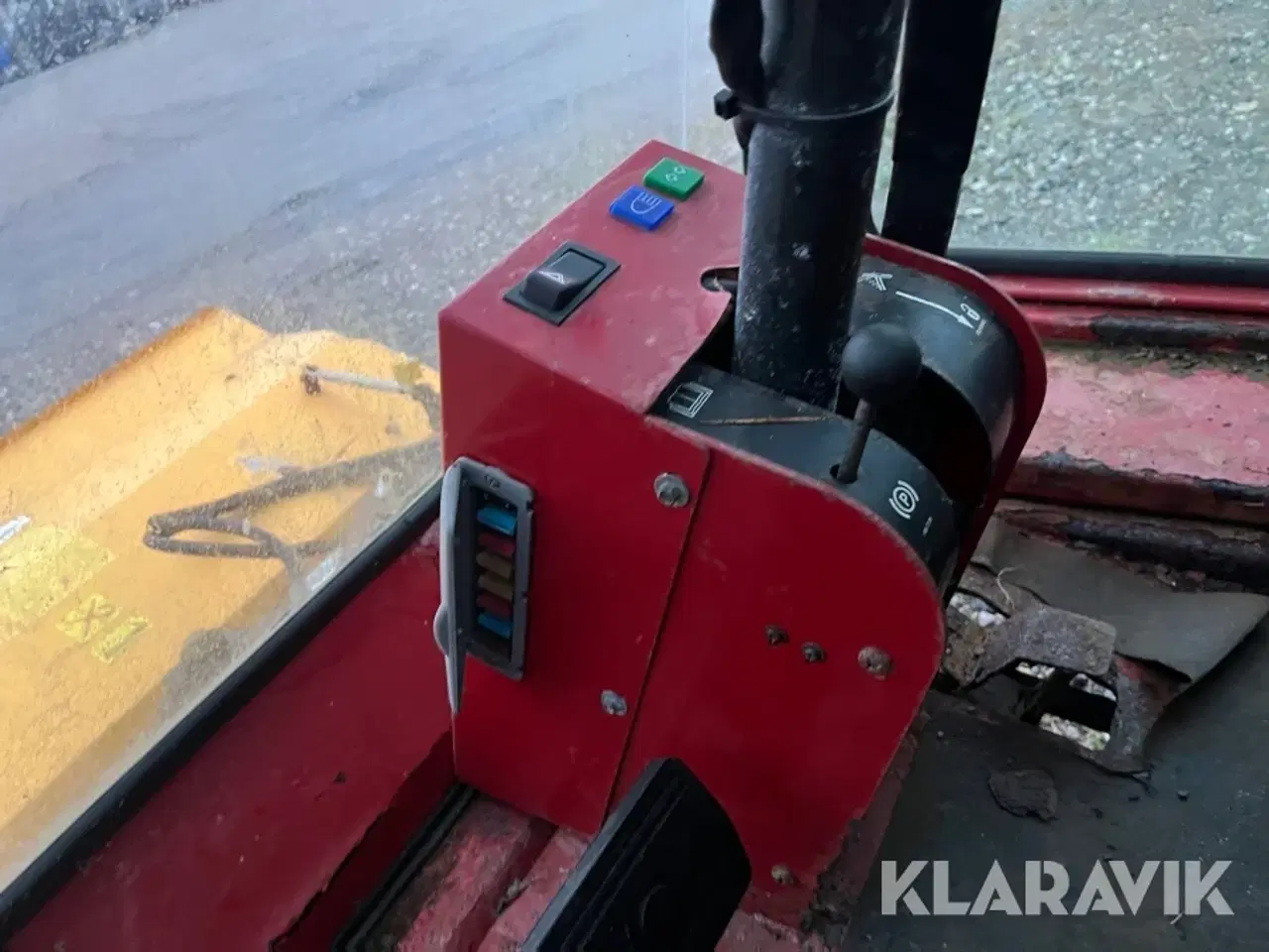 Billede 10 - Redskabsbærer Toro Groundmaster 3280D med kost og saltspreder