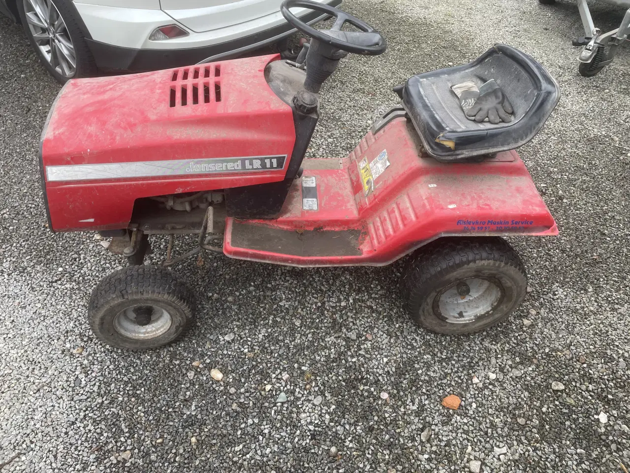 Billede 1 - Jonsered havetraktor LR11. Traktoren