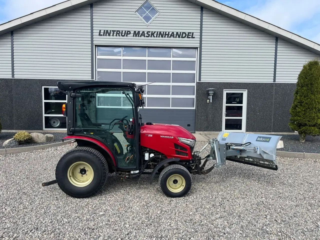 Billede 8 - Yanmar YT 235H 4WD Snow Edition med sneplov og spreder